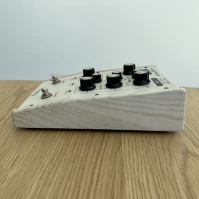ギター Moog MOOGERFOOGER MF-104M White Moog Moogerfooger MF-104M Analog Delay - Limited Edition