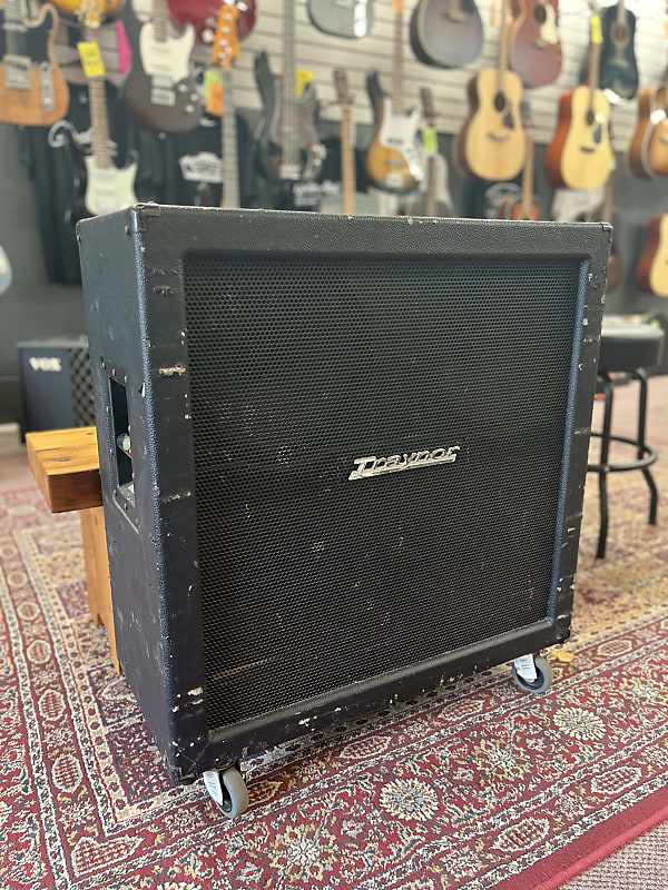 Traynor 4x12 Stereo Guitar Loaded with Reverb Canada
