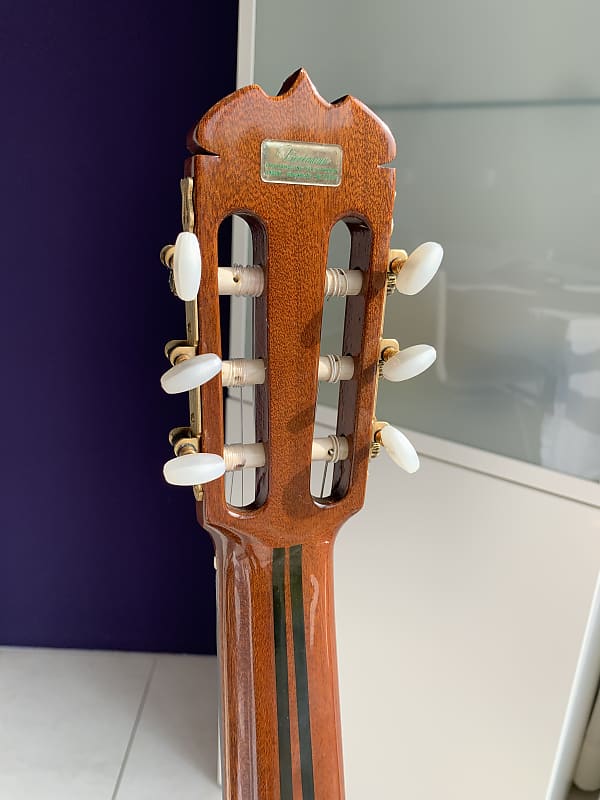 1960s Aria A558 Solid Vintage Masterbuilt Classical Guitar