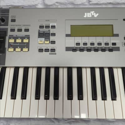 Yamaha Motif 6 Keyboard Synth Workstation image 3