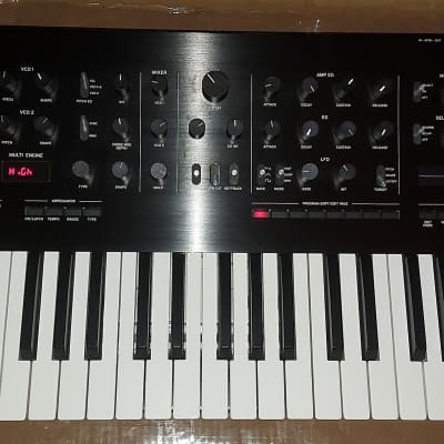 Korg Prologue 16 Polyphonic 61-Key 16-Voice Analog Synthesizer - Made in Japan