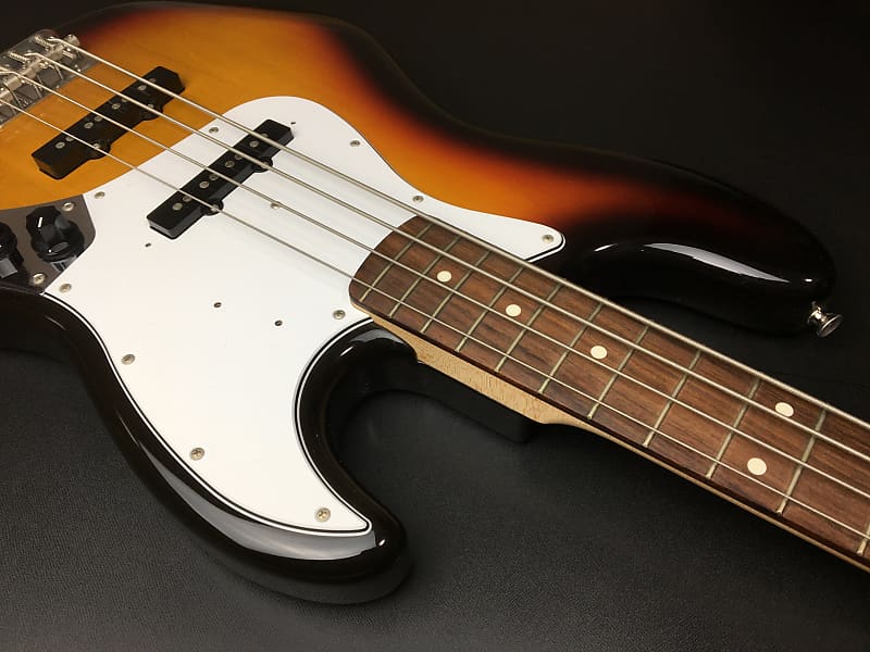 FENDER JAPAN Jazz Bass Japan Standard / Three Tone Sunburst / Made