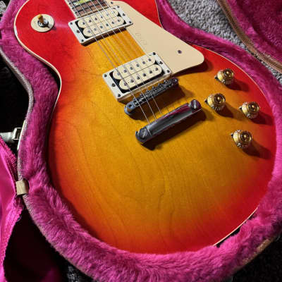 Gibson 2000 Les Paul Classic - Heritage Cherry Sunburst image 9