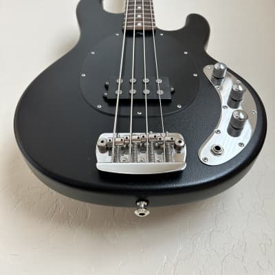 Ernie Ball Music Man USA Sub Stingray 2005 - Textured Black Electric 4 String Bass image 3