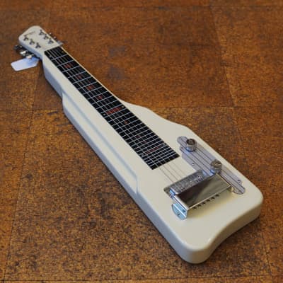 Gretsch G5700 Electromatic Lap Steel Vintage White image 2