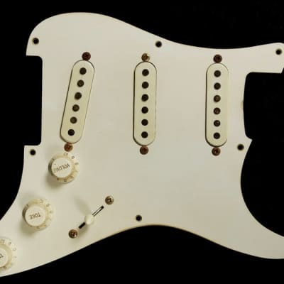 Stratocaster / Strat Aged Loaded Guard / Loaded Pickguard ''1954-1957'' Single Ply White - Aged - Relic image 1