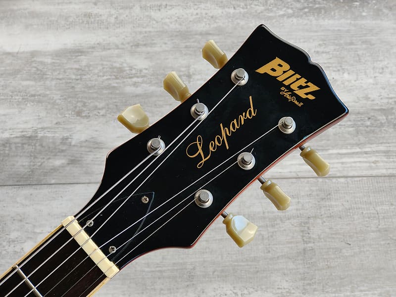Blitz by Aria Pro II Leopard Les Paul Standard (Honeyburst Blitz by Aria Pro II Leopard Les Paul Standard (Honeyburst