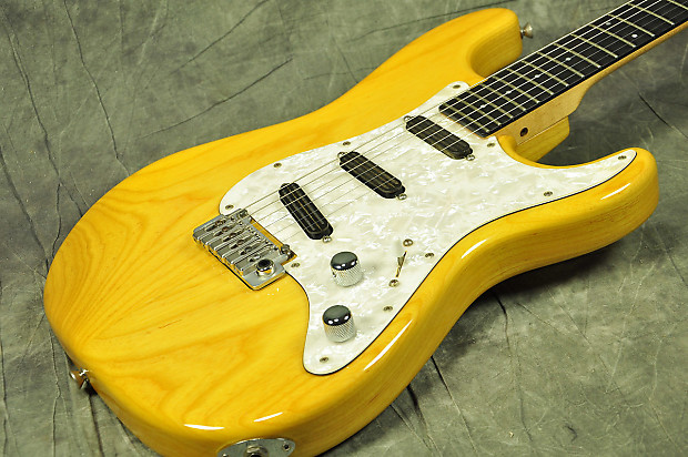 Moon guitar discount