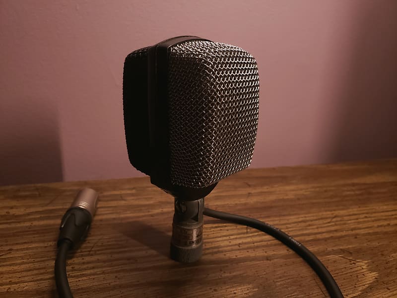05 AKG D12 ビンテージ AKG D12 Cardioid Dynamic Microphone | Reverb
