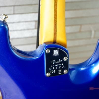 Fender American Ultra Stratocaster Left-Handed with Maple Fretboard - Cobra Blue image 9