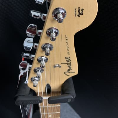 Fender Player Stratocaster HSS Plus Top with Pau Ferro Fretboard 2019 - Present - Tobacco Sunburst image 5