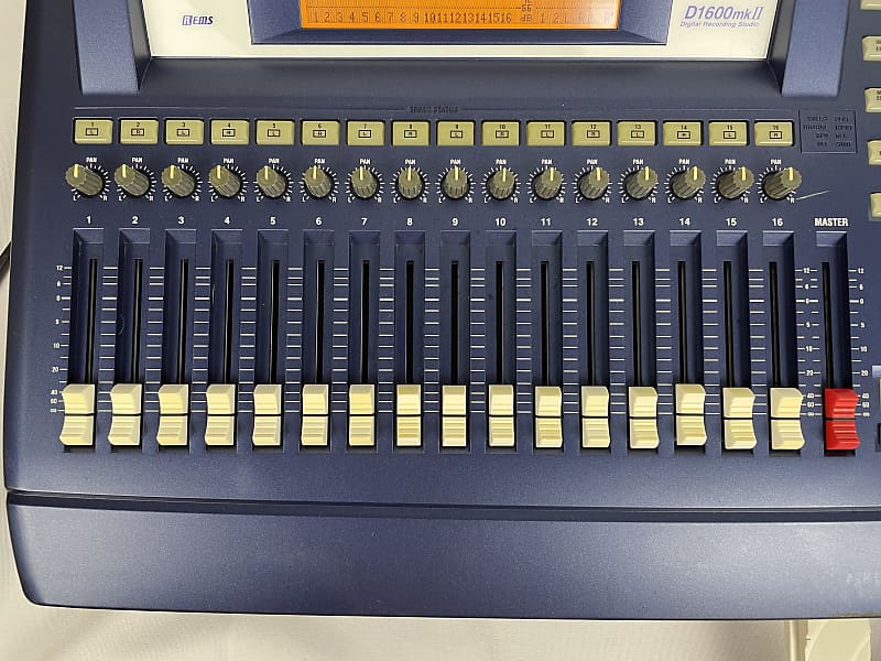 Korg D1600 MkII Digital Recording Studio + Manual Booklet Korg D1600 MkII Digital Recording Studio + Manual Booklet