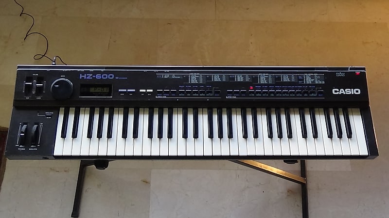 Casio HZ-600 SD 61-Key Synthesizer 1980s - Black