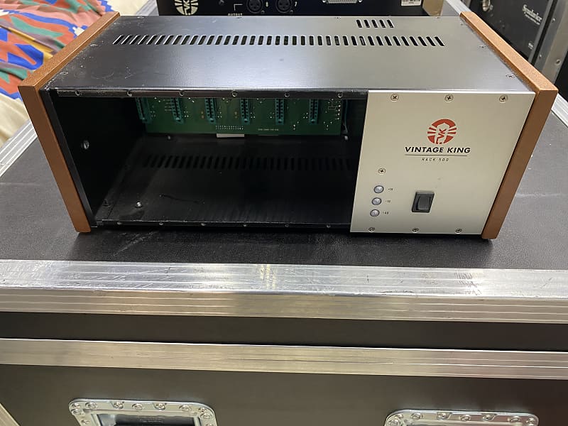 Vintage King Rack 500 with Side Cheeks Reverb