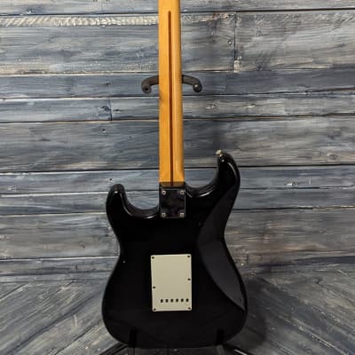 Used Squier 1985 MIJ Stratocaster with Hard Case image 9