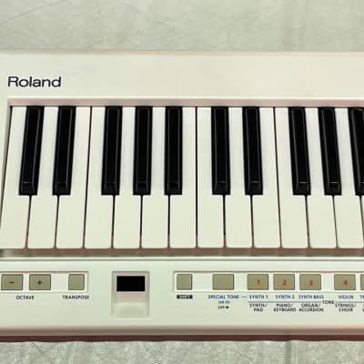 Roland AX-09 Lucina 37-Key Keytar Synthesizer  White w strp p/s usb