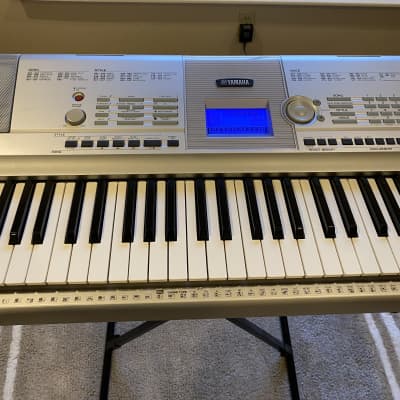 Yamaha Portable Grand DGX-200 76-Key Digital Piano