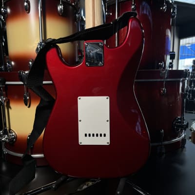 Fender Squier Sonic Stratocaster Tremelo Electric Guitar in Torino Red w/ Indian Laurel Fingerboard with Carrying Case image 6