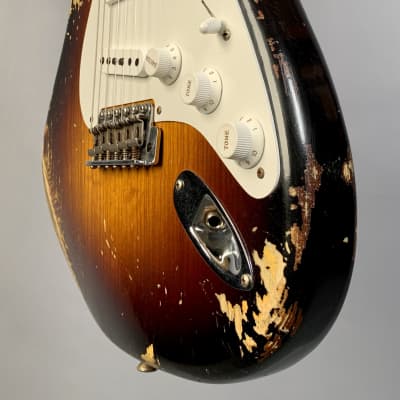 Fender Custom Shop Limited Edition 1956 Stratocaster Heavy Relic Super Faded Aged 2-Color Sunburst image 8