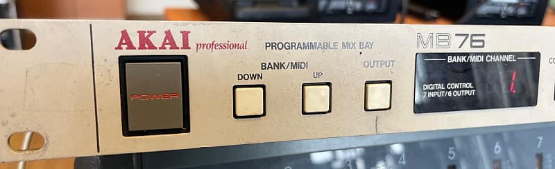 AKAI MB76 プログラマブルミックスベイ Akai Professional MB76 MIDI