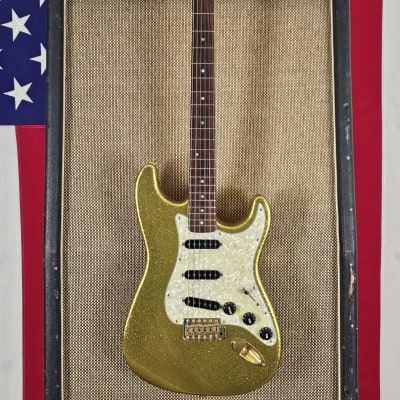 1990 Fender Custom Shop '62 Reissue Stratocaster - Rare Gold Sparkle Finish - Case + COA image 2