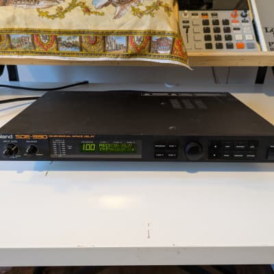 Roland SDE-330 Dimensional Space Delay 1990s - Black