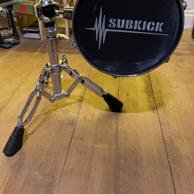 配信機器・PA機器・レコーディング機器 YAMAHA SUBKICK SKRM100 Yamaha SKRM-100 SubKick Reviews | Sweetwater