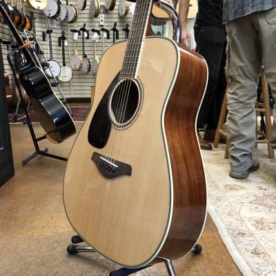 Yamaha FG820L Solid Spruce Left-Handed Dreadnought Acoustic Guitar Natural image 2
