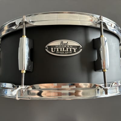 Pearl Modern Utility 14x5.5" Maple Snare Drum 2010s - Satin Black image 1