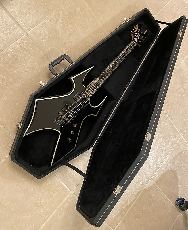 B.C. Rich Trace Warbeast Electric Guitar Black with Coffin