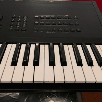 Yamaha SY77 Synthesizer