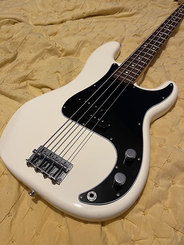 Fender Standard Precision Bass 60周年モデル - ベース