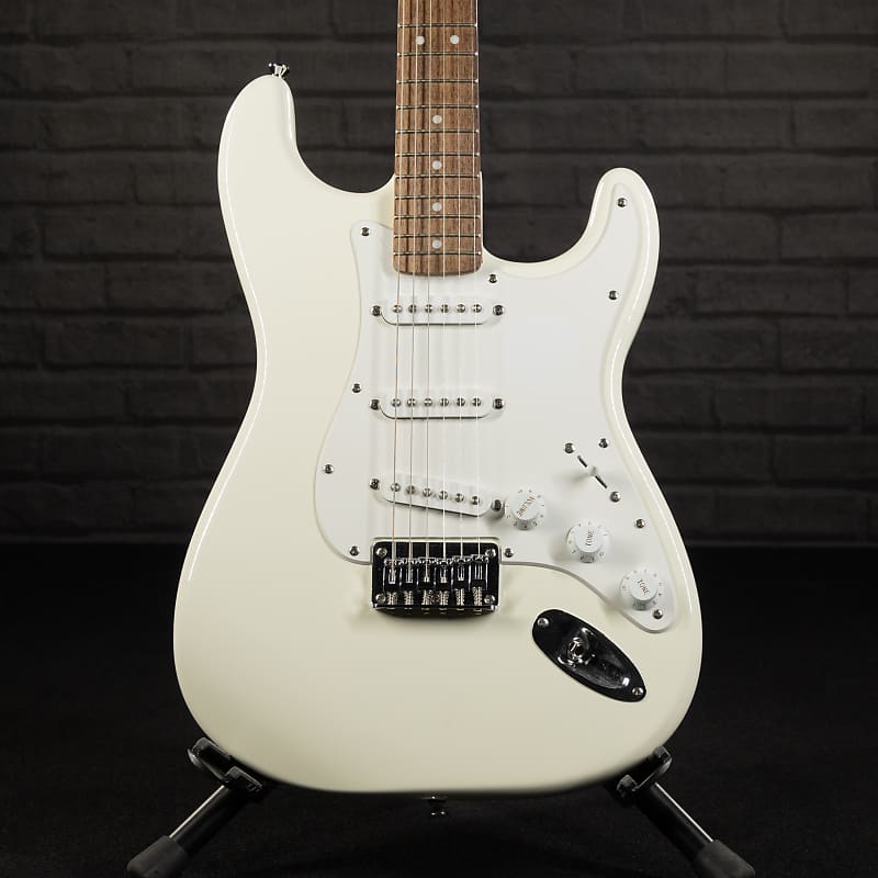 Fender Squier Bullet Stratocaster White | Reverb Fender Squier Bullet Stratocaster White | Reverb