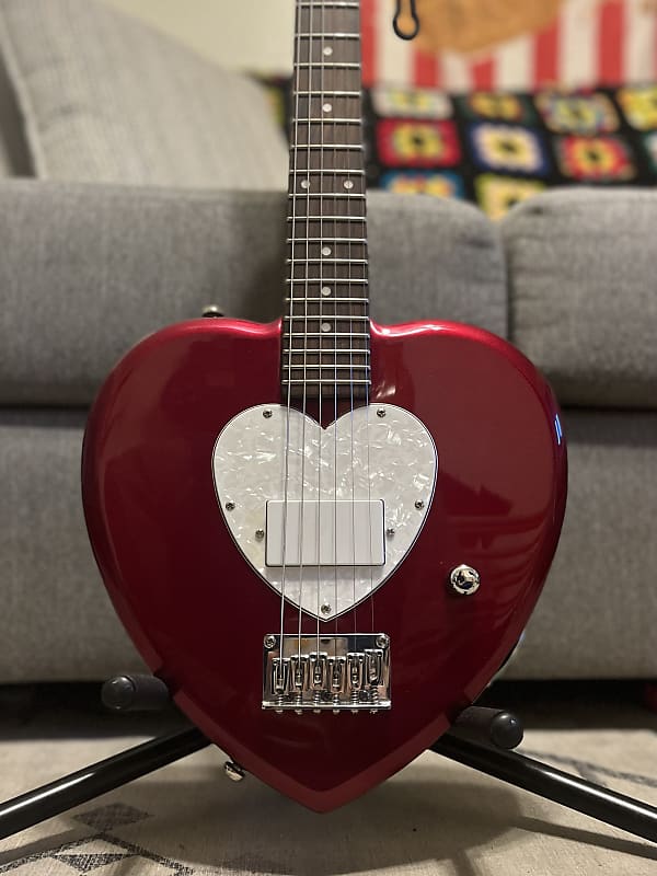 Daisy rock shop heart guitar