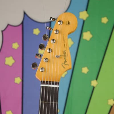 Fender VINTERA® II '60S STRATOCASTER®Rosewood Fingerboard, Lake Placid Blue image 3
