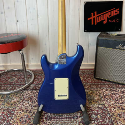 Fender American Ultra Stratocaster MN 2023 - Cobra Blue image 2