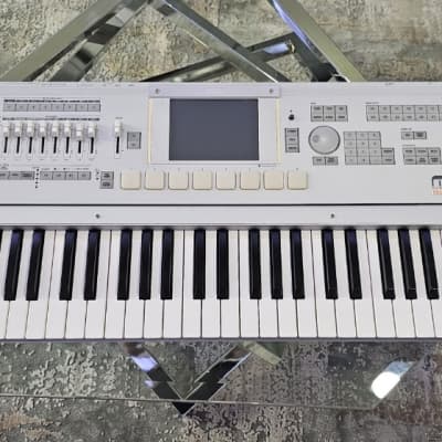 Korg M3 61 2010s - Gray