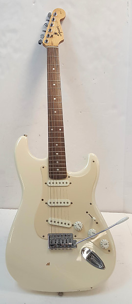 Fender Squier Stratocaster SSS Aged White w/22 Med Fret