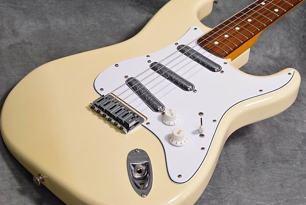Fender Japan ST62-SPL Limited Edition (SRV Charley) White