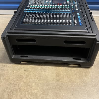 Allen & Heath Qu16 in SKB rolling case with dust cover | Reverb