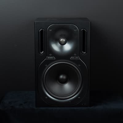 Amazon | Behringer(ベリンガー) 8.75インチ2-Wayパワード