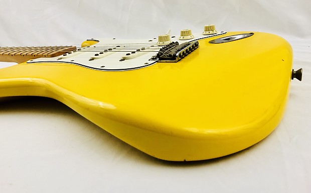 専用 Fender MIJ traditionalSTRATOCASTER-