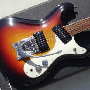Mosrite The Ventures 1988 signed by Semie Moseley image 3
