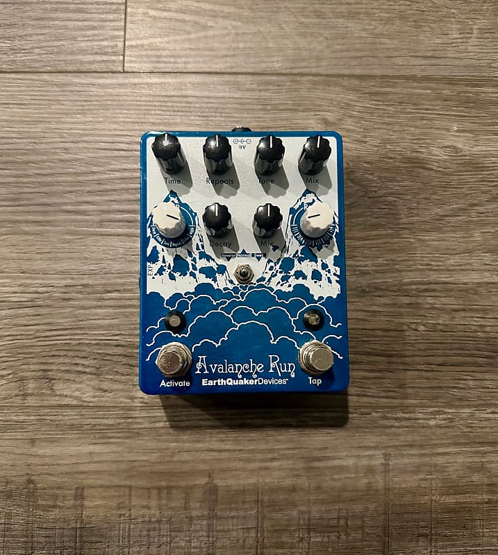 EarthQuaker Devices Avalanche Run Stereo Reverb & Delay with Tap Tempo V2