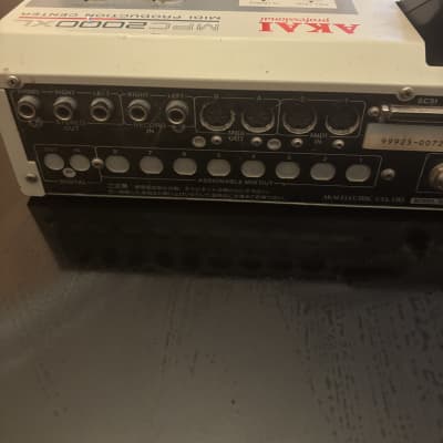 Akai MPC2000XL MIDI Production Center - Grey image 3
