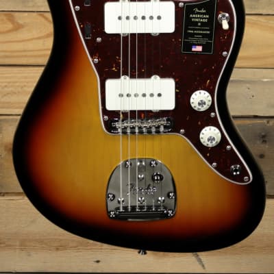 Fender  American Vintage II 1966 Jazzmaster Electric Guitar 3-Color Sunburst w/ Case image 2