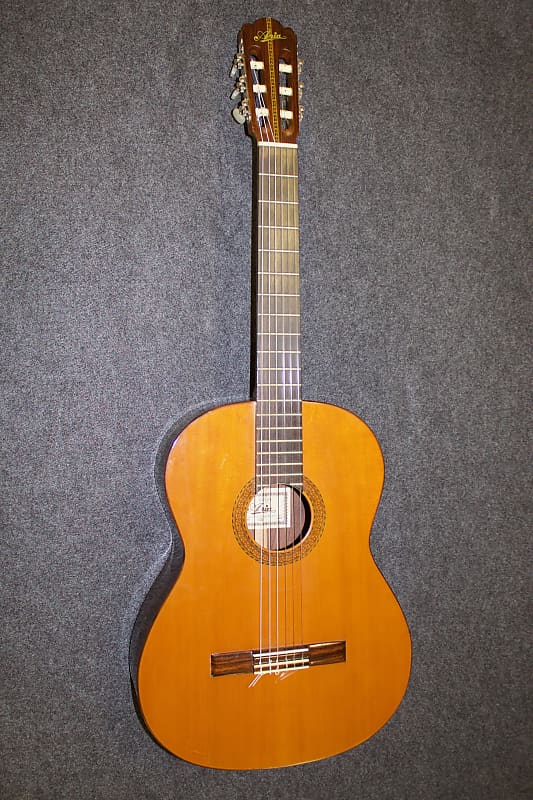 Aria A555 Classical Guitar c. 1968 (No. 00594) | Reverb