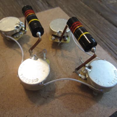 Les Paul CTS Long Shaft '50s Style Pre-Wired Harness Kit | Luxe Bumble Bee Capacitors image 2