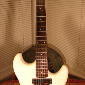 Rare Vintage Morris Hurricane Equinox 5 1980's Electric Rare Vintage Morris Hurricane Equinox 5 1980's Electric