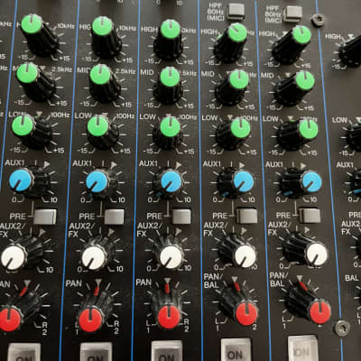 Yamaha MG12XU 12-Channel Analog Mixer 2016 - Present - Black image 3
